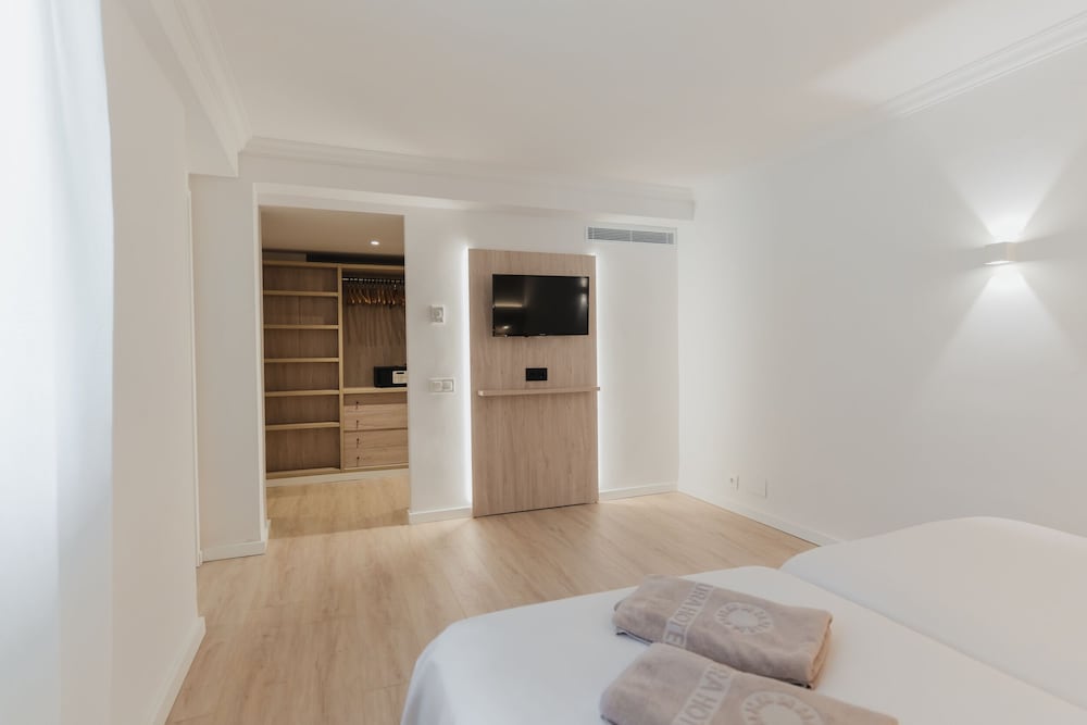 Habitación Familiar de Dos Dormitorios del hotel Minura Cala Galdana & Apartamentos d'Aljandar. Foto 2