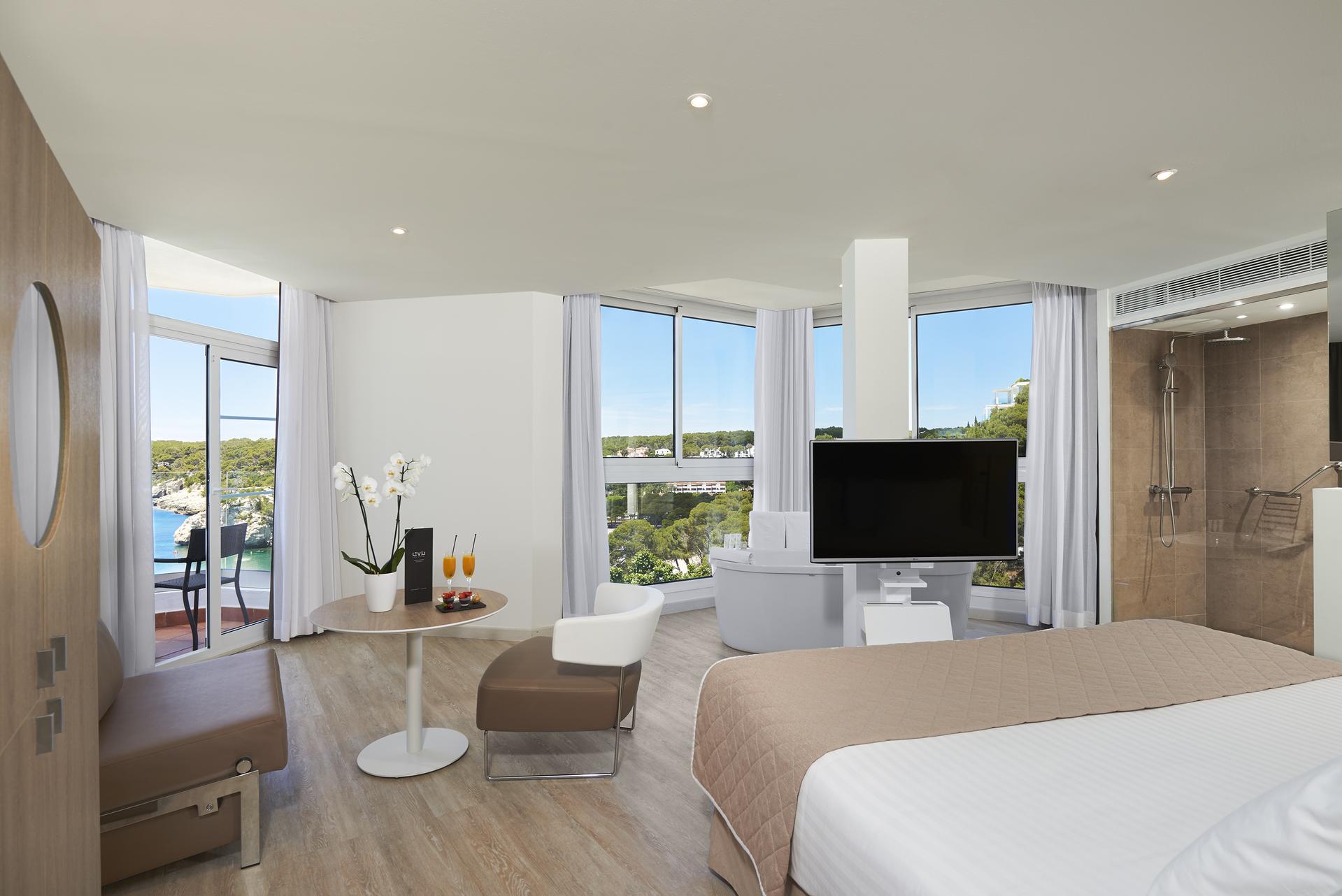 Junior suite The Level del hotel Melia Cala Galdana - Menorca. Foto 1