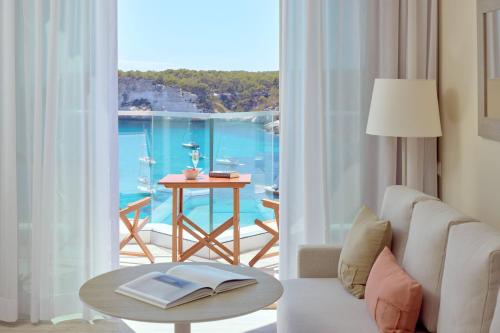 Suite The Level Cala Galdana con vistas al mar del hotel Melia Cala Galdana - Menorca. Foto 4