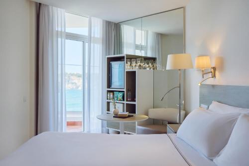 Habitación Melia Cala Galdana con vistas del hotel Melia Cala Galdana - Menorca