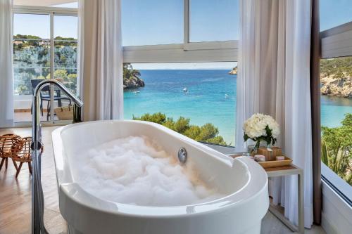 Suite Junior The Level del hotel Melia Cala Galdana - Menorca. Foto 1