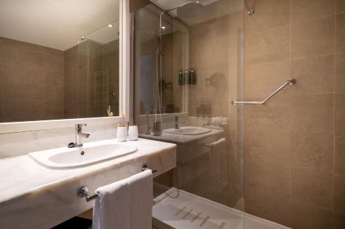 Habitación doble Balcón o Terraza del hotel Melia Cala Galdana - Menorca. Foto 3