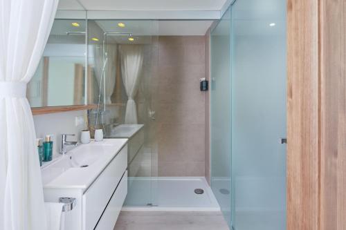 Habitación Supreme con vistas a Cala Galdana del hotel Melia Cala Galdana - Menorca. Foto 4