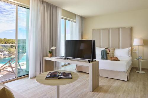 Suite The Level Cala Galdana con vistas al mar del hotel Melia Cala Galdana - Menorca. Foto 13