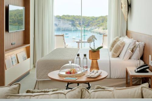 Suite Junior The Level con vistas a Cala Galdana del hotel Melia Cala Galdana - Menorca. Foto 14