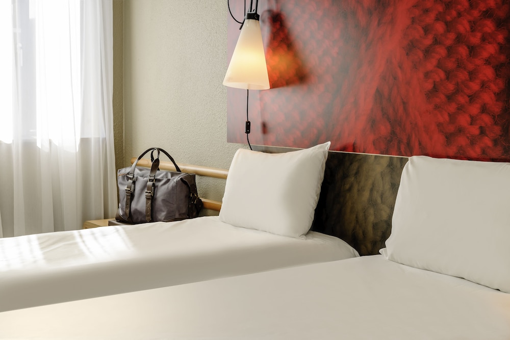 Habitación Standard con dos camas individuales del hotel Ibis Chalon Sur Saone Europe. Foto 2