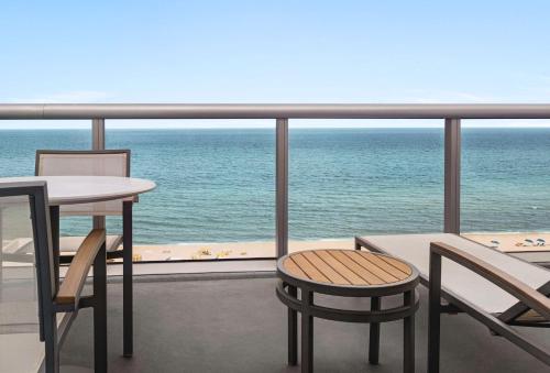 Habitación Estándar con vistas a la ciudad - 2 camas grandes - Adaptada para personas de movilidad reducida del hotel Hilton Cabana Miami Beach. Foto 1