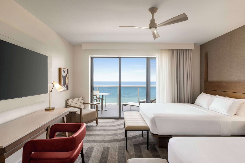 Habitación Premium, 2 camas de matrimonio, balcón, frente al mar del hotel Hilton Cabana Miami Beach