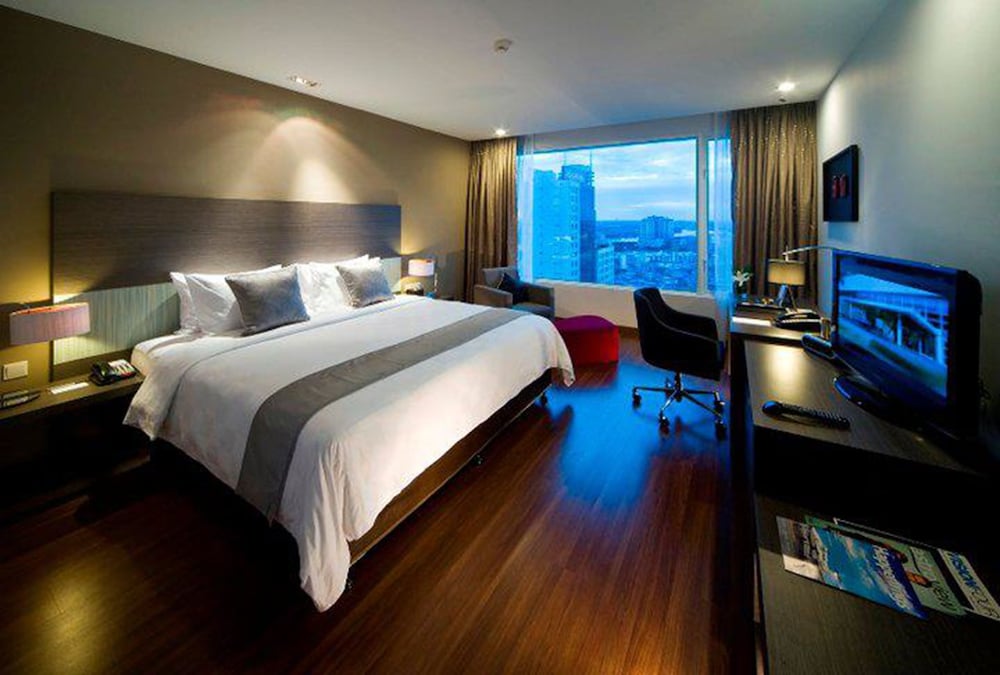 HABITACIÓN PREMIUM EXECUTIVE DELUXE, Acceso al Lounge, 1 Cama King Size, Vista al Río del hotel Pullman Kuching. Foto 6