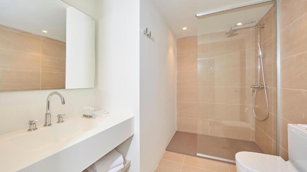 Habitación doble del hotel & Apartamentos Prinsotel la Caleta. Foto 1