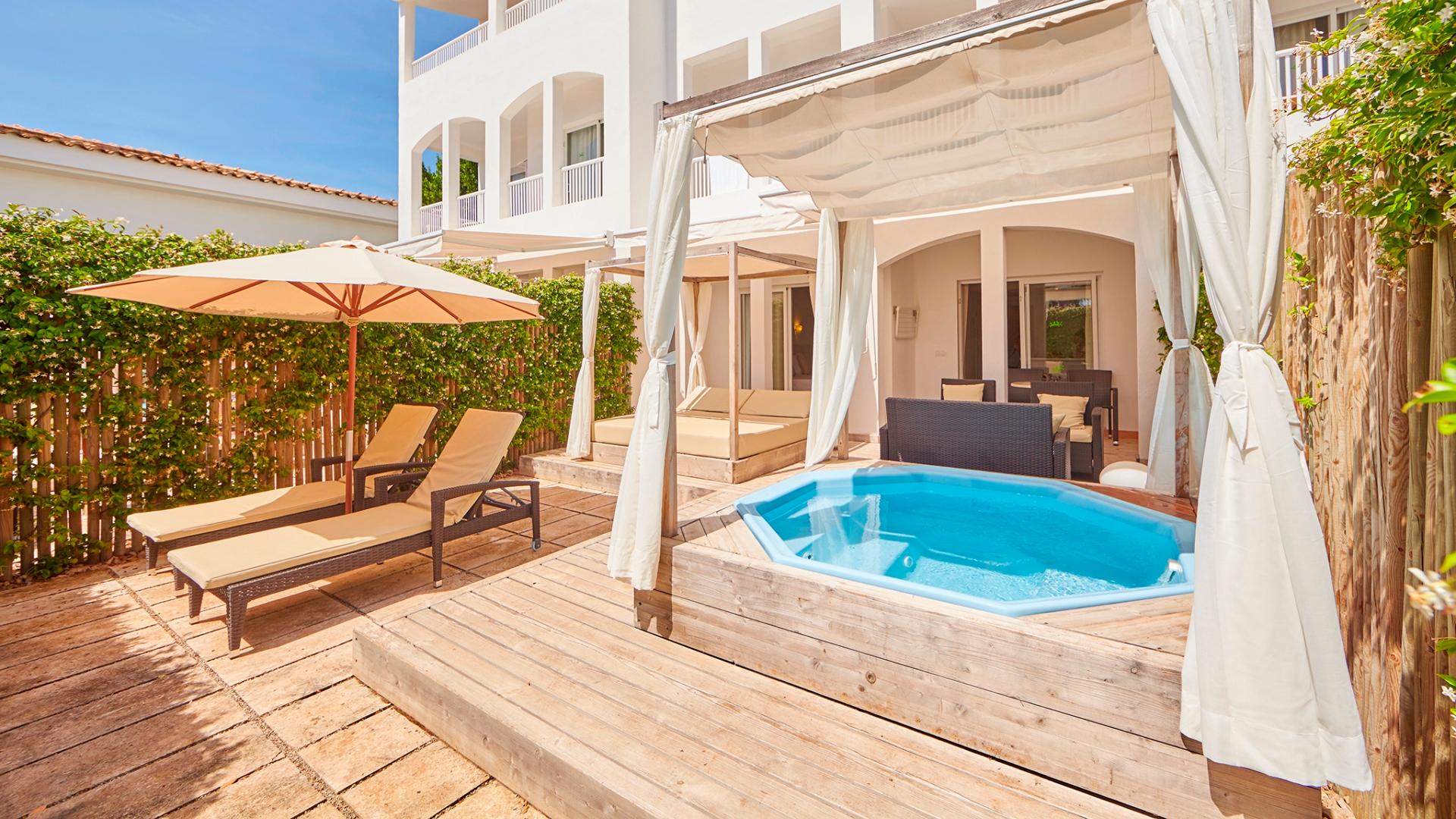 Apto. Deluxe planta baja del hotel & Apartamentos Prinsotel la Caleta