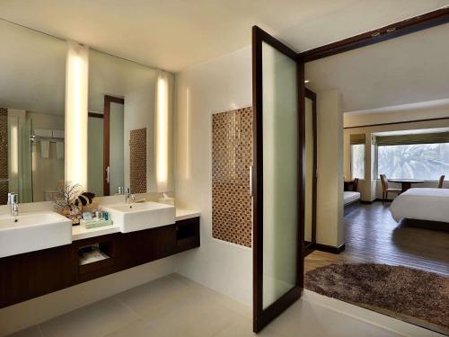 Habitación Ejecutiva con 1 Cama King del hotel Novotel Lombok Resort y Villas