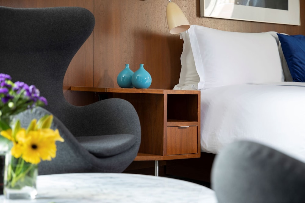 Estudio, 1 cama de matrimonio grande, accesible en silla de ruedas, terraza del hotel 6 Columbus Central Park. Foto 3