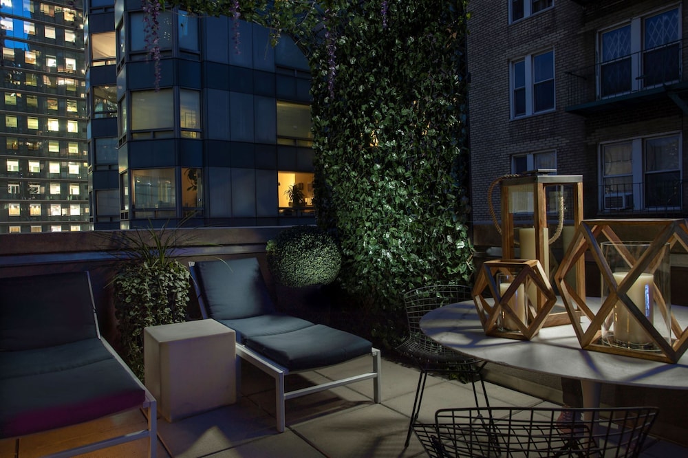 Estudio, 1 cama de matrimonio grande, accesible en silla de ruedas, terraza del hotel 6 Columbus Central Park. Foto 4