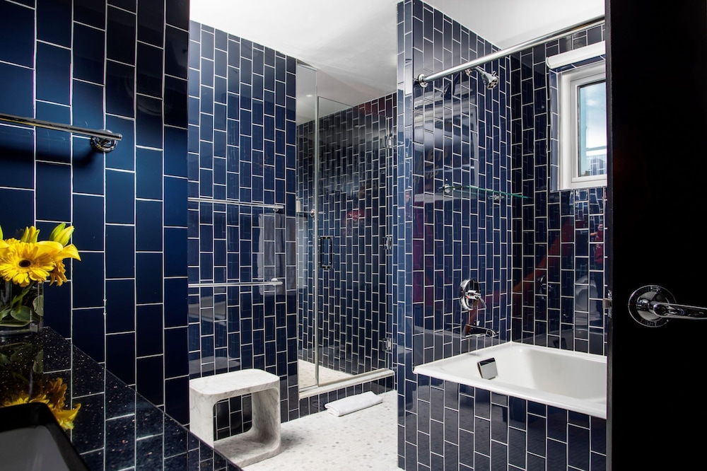 Estudio, 1 cama de matrimonio grande, accesible en silla de ruedas, terraza del hotel 6 Columbus Central Park. Foto 6