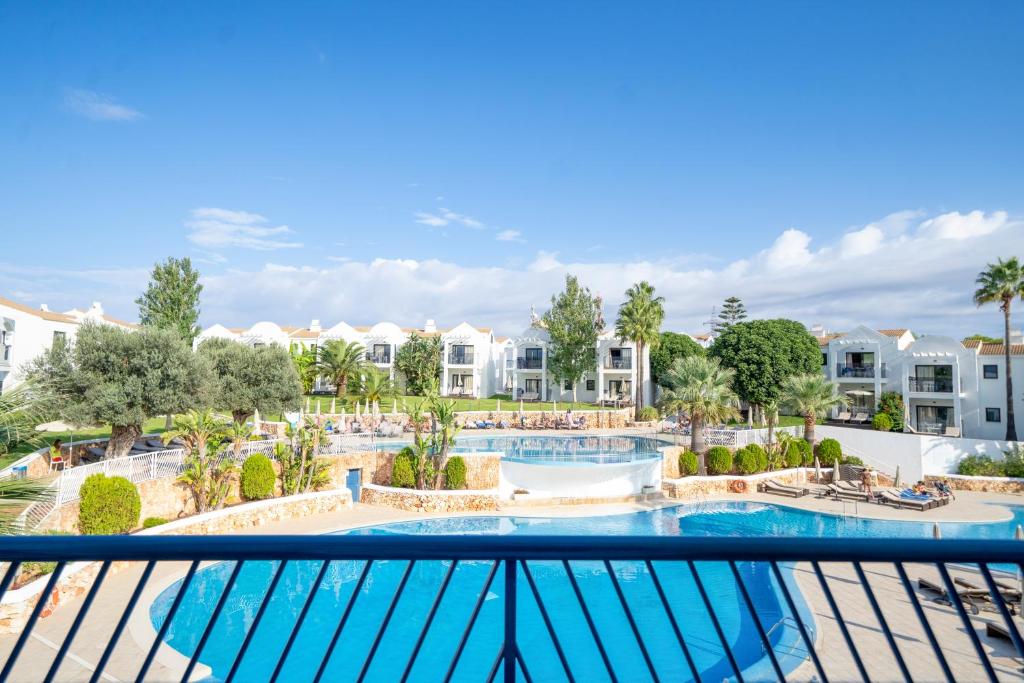 Habitación doble Vista Piscina del hotel MarSenses Paradise Club. Foto 1