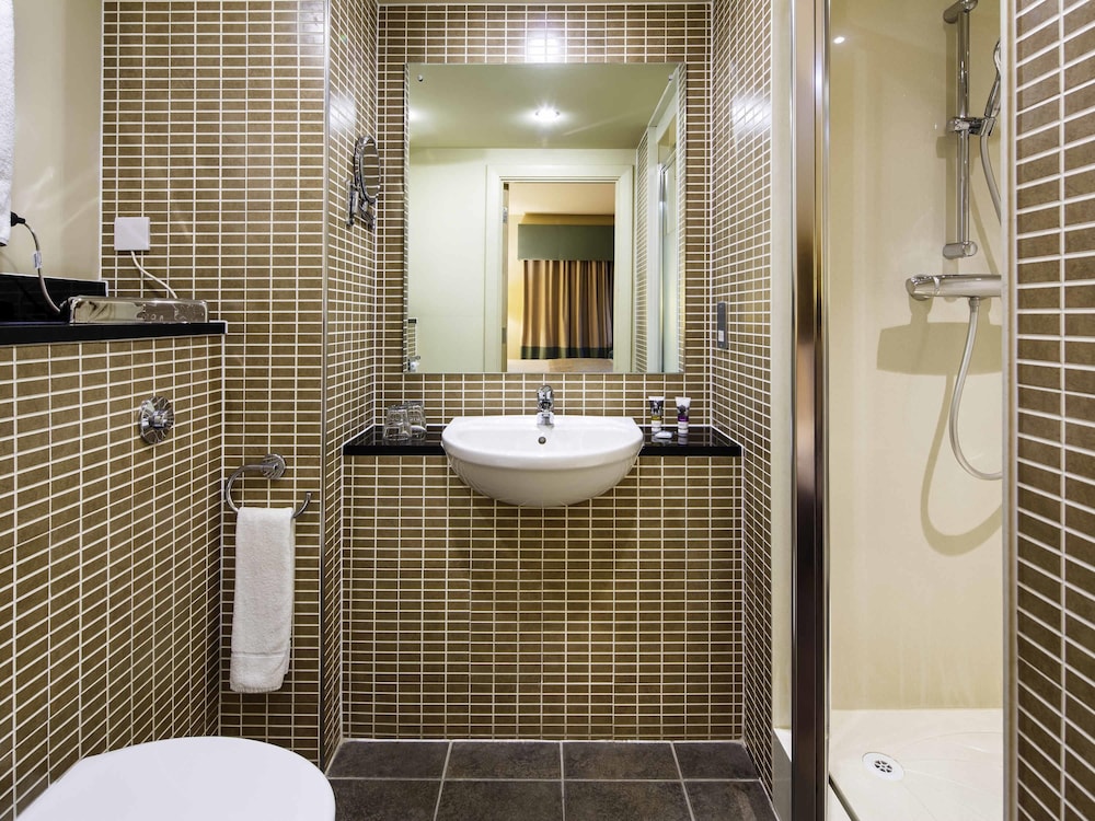 Habitación clásica con 2 camas individuales del hotel Mercure Sheffield Parkway. Foto 2
