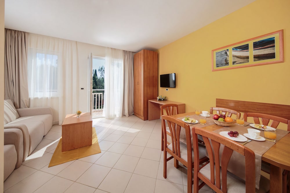 Apartamento Vista Jardín 1 habitación Sofá Cama incluido 1 Cama doble del hotel Katoro Plava Laguna