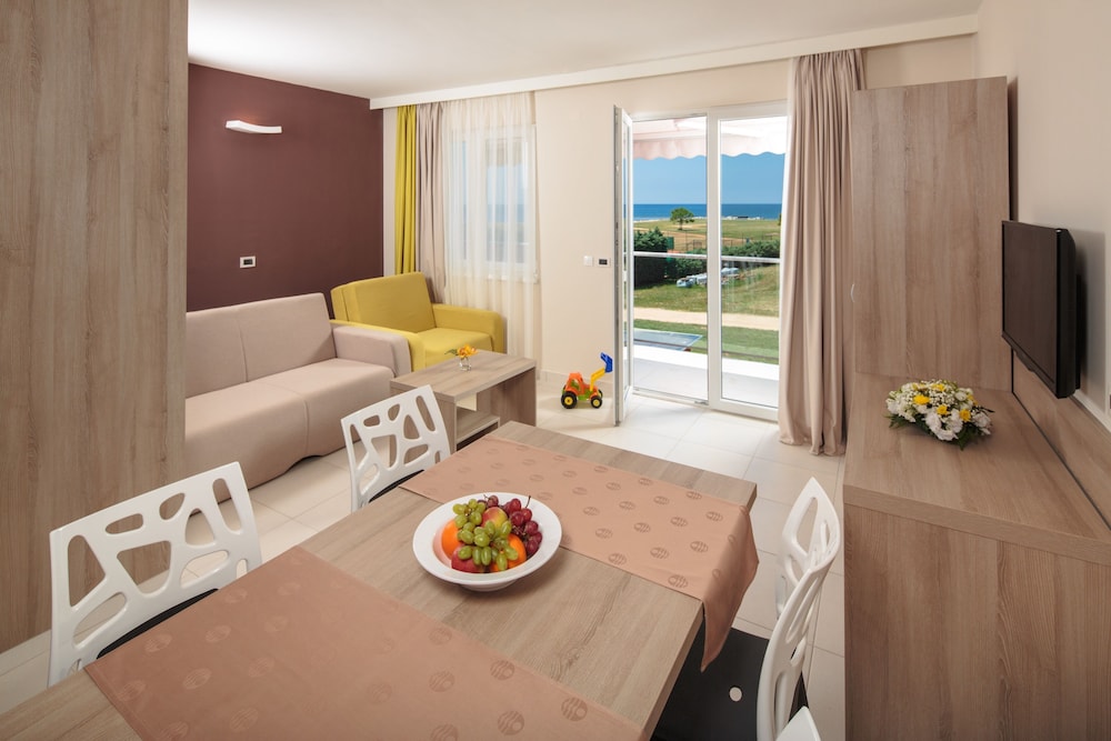 Apartamento Vista Jardín Balcón o Terraza Superior 1 habitación 1 Cama doble del hotel Katoro Plava Laguna