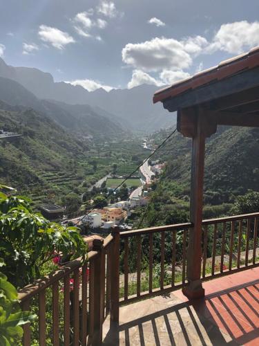 Habitación Doble Deluxe con balcón y vistas al mar del hotel Rural Ibo Alfaro