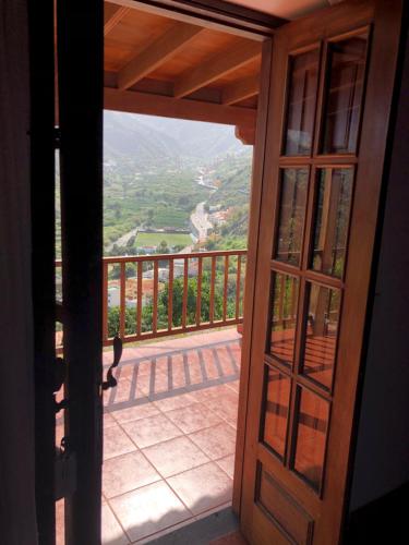 Habitación Doble Deluxe con balcón y vistas al mar del hotel Rural Ibo Alfaro. Foto 2