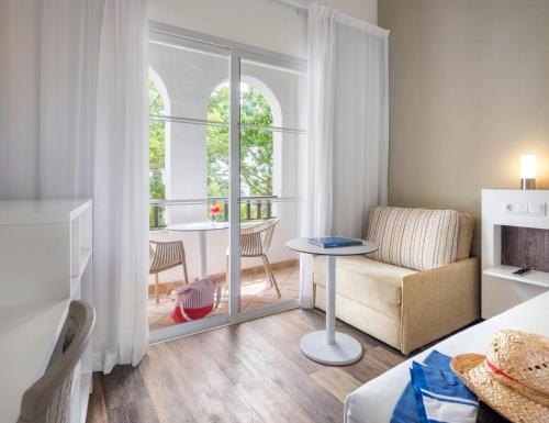 Habitación Sol del hotel Sol Falcó Menorca. Foto 1