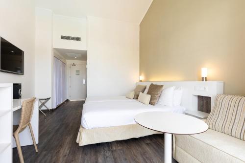 Habitación Familiar de 2 dormitorios del hotel Sol Falcó Menorca. Foto 4