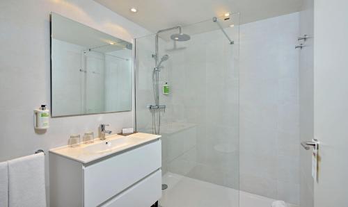 Habitación Familiar de 2 dormitorios del hotel Sol Falcó Menorca. Foto 6