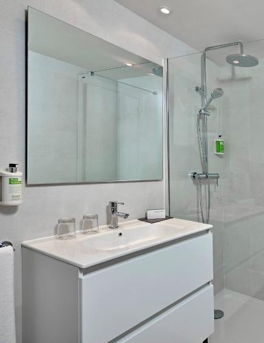 Habitación Familiar de 2 dormitorios del hotel Sol Falcó Menorca. Foto 7