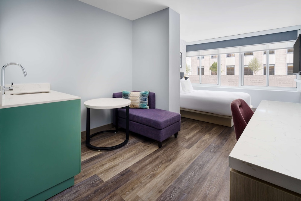 Habitación Deluxe, 1 cama de matrimonio del hotel DoubleTree by Hilton New York Midtown Fifth Ave