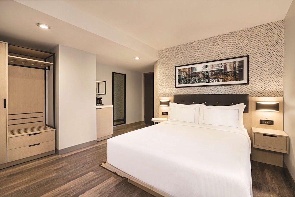 Habitación doble 1 Cama queen Accesible del hotel DoubleTree by Hilton New York Midtown Fifth Ave. Foto 3