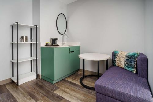 Habitación Deluxe - 1 cama grande del hotel DoubleTree by Hilton New York Midtown Fifth Ave. Foto 6