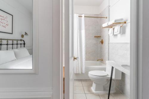 Habitación Deluxe - 1 cama extragrande del hotel Life New York. Foto 4