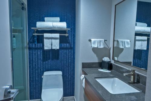 Cellar Double Room with Two Double Beds del hotel Fairfield Inn by Marriott New York LaGuardia Airpo. Foto 2
