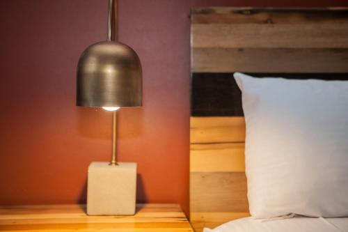 Habitación Doble Deluxe con cama grande - Adaptada para personas de movilidad reducida - No fumadores del hotel Ravel Hotel, Trademark Collection by Wyndham. Foto 1