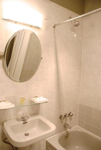 Suite Deluxe de 1 dormitorio del hotel Off SoHo Suites. Foto 4