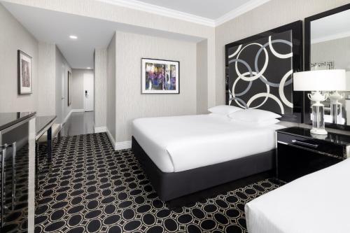 Habitación Executive con 2 camas grandes del hotel The Muse New York, a Kimpton. Foto 6