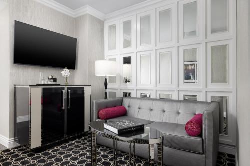 Suite con cama extragrande del hotel The Muse New York, a Kimpton. Foto 4