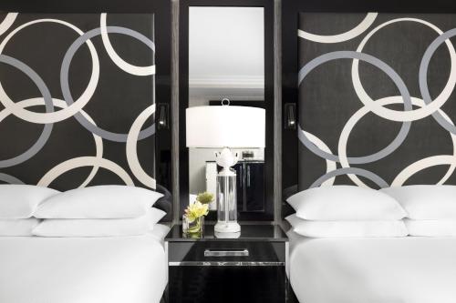 Habitación Executive con 2 camas grandes del hotel The Muse New York, a Kimpton. Foto 3