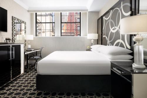 Habitación doble 1 Cama king del hotel The Muse New York, a Kimpton. Foto 5