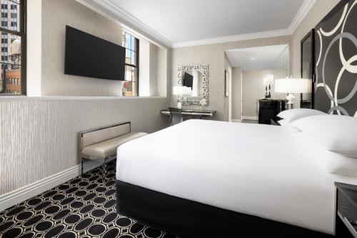 Habitación Deluxe - 1 cama grande del hotel The Muse New York, a Kimpton. Foto 1