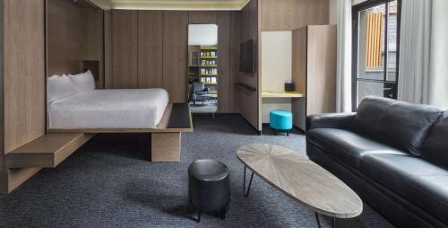 Suite con balcón del hotel Shocard New York