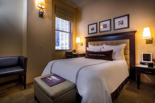 Habitación Petite con 1 cama doble del hotel Library Hotel