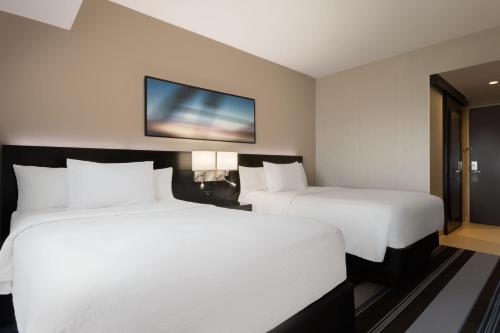 Habitación Doble Executive con 2 camas dobles del hotel Courtyard by Marriott New York JFK Airport