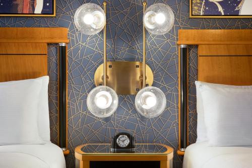 Habitación Deluxe con 2 camas dobles del hotel Inn at Great Neck