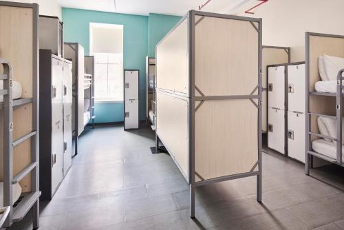 Cama en habitación compartida de 10 camas - Para hombres y mujeres del hotel HI New York City