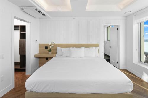 Suite Ático con balcón y vistas al río del hotel Riverside Tower Hotel