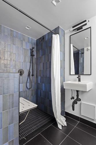 Habitación Doble Accesible del hotel Riverside Tower Hotel. Foto 3