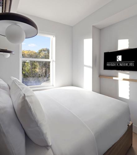 Habitación Doble con vistas al lago del hotel Riverside Tower Hotel. Foto 2