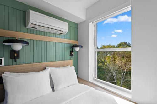 Habitación Doble con vistas al lago del hotel Riverside Tower Hotel. Foto 3